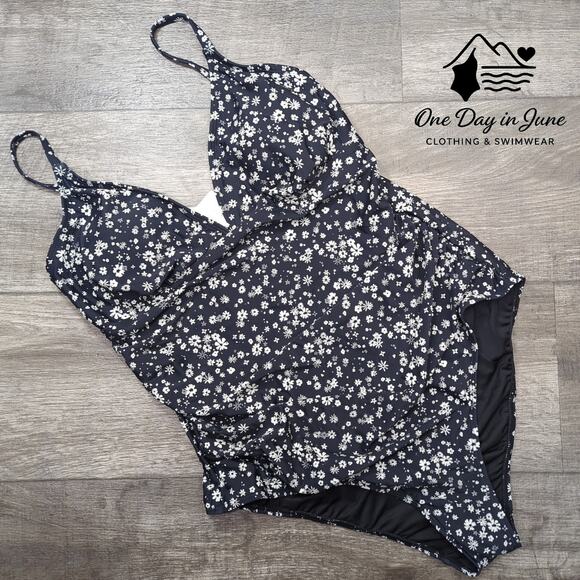 Cupshe V Neck Shirred One Piece Swimsuit Size XL - Picture 3 of 7